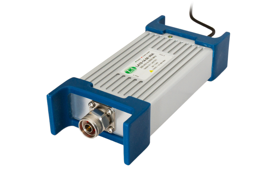 LA19-14-06B handheld VNA (front view)